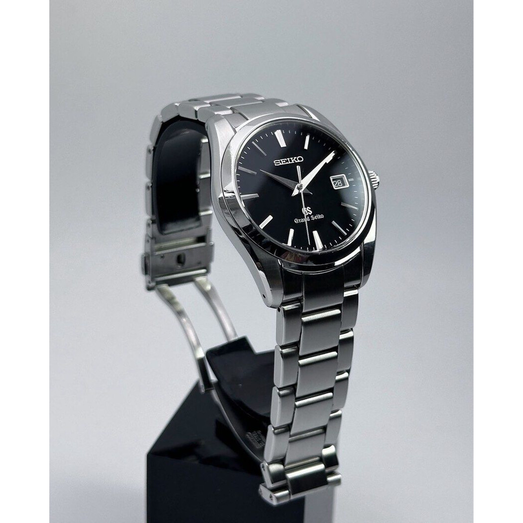 37mm • 2016 Grand Seiko GS SBGX061 Quartz 9F Black Dial